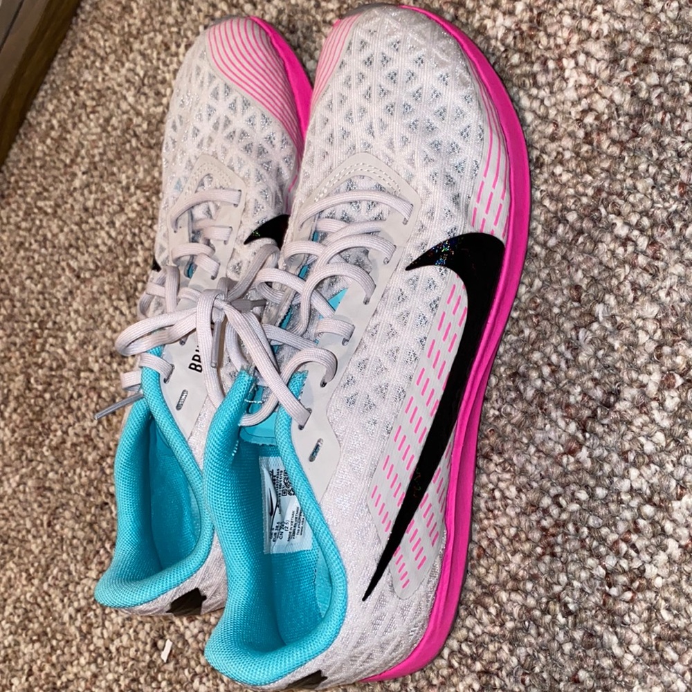 womens track shoes